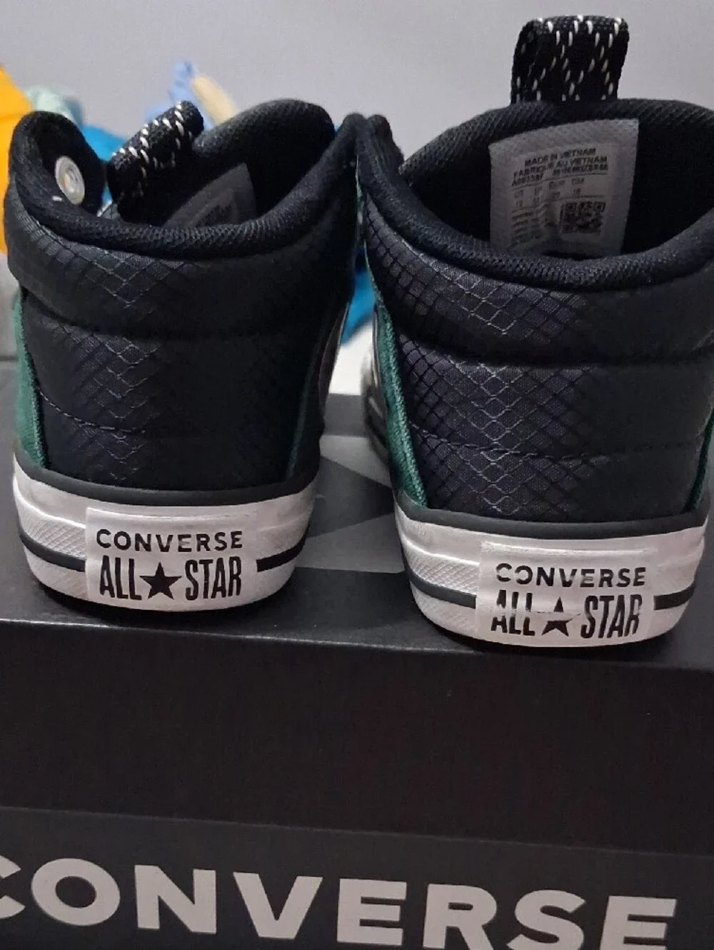 Converse Kids Low-Top Sneakers in Dark Green and Black
